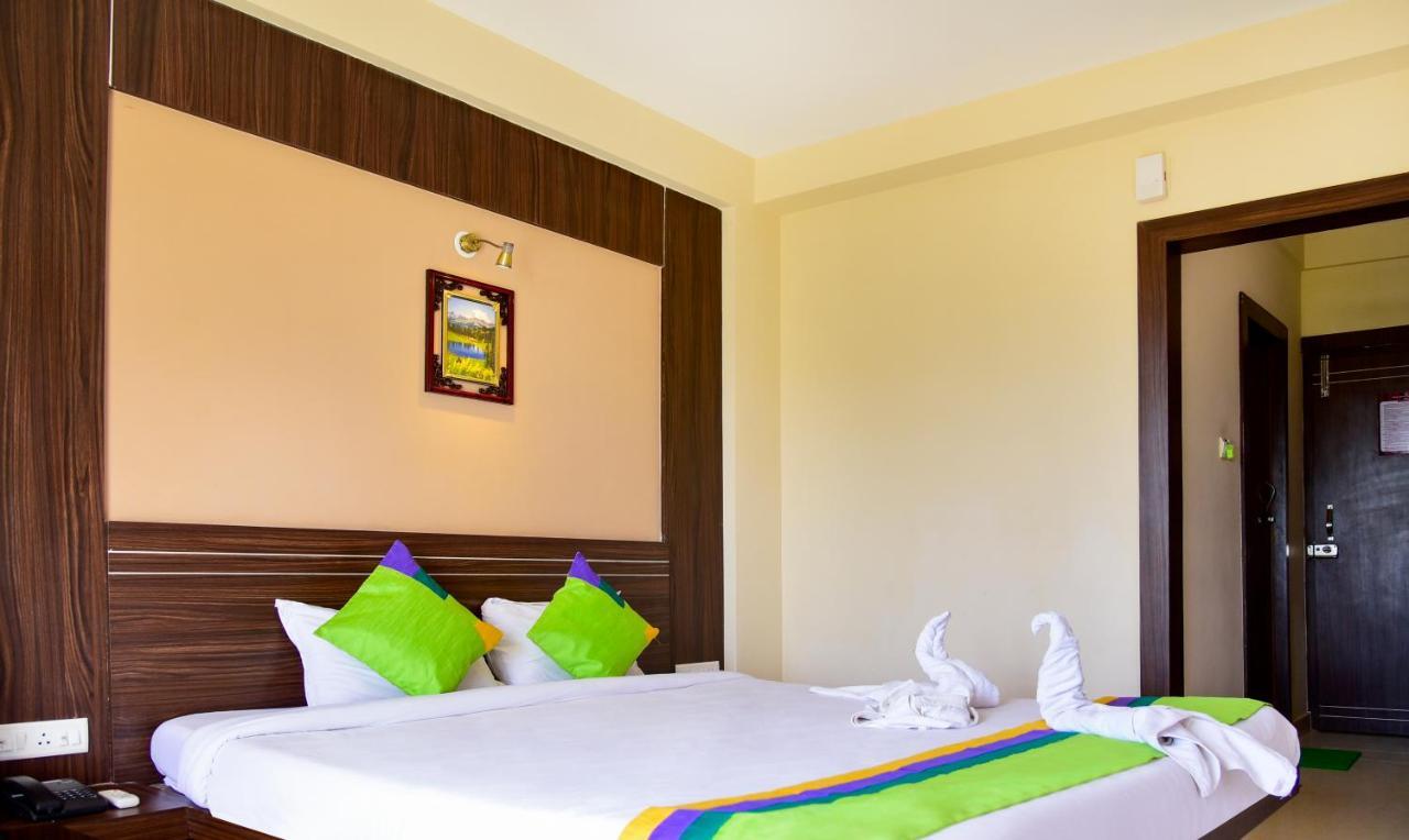 Treebo Trend Globe International Puri Hotel Exterior photo